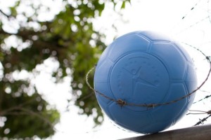 Fast unkaputtbar: der One World Futbol ist ein echter Super-Ball! © Bildmaterial: One World Futbol Project; Verwendung/Abdruck für redaktionelle Zwecke freigegeben