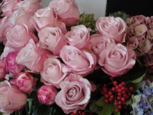 Immer nur Blumen? Mehr Auswahl bieten die Valentinstag-Tipps von Flaconi! (Bildmaterial freigegeben für Pressezwecke, © First Scout In)